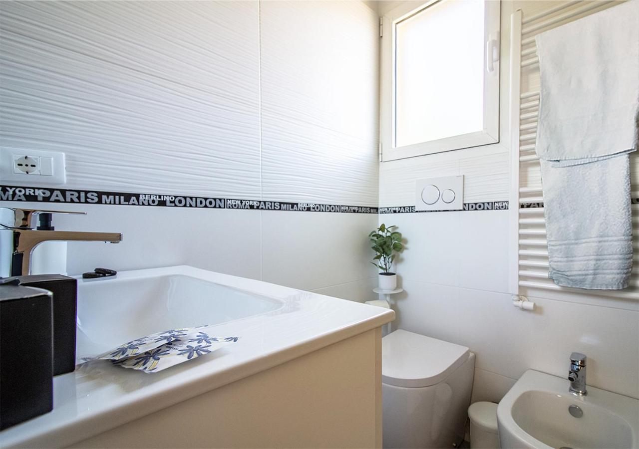 Athena Rooms - Parcheggio Privato Boloňa Exteriér fotografie